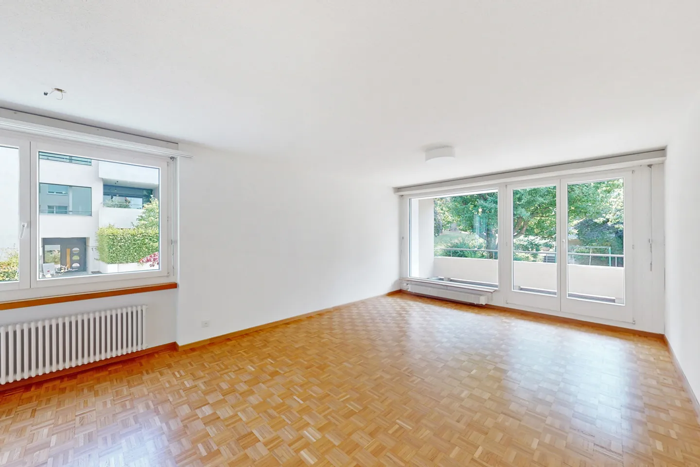 Sunny apartment in beautiful Höngg for 1 year limited - Photo 3 of 7