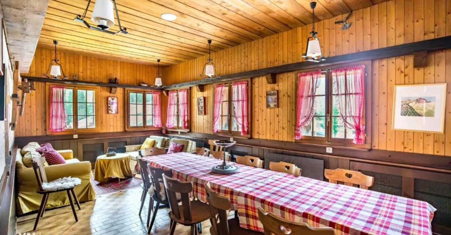 Former hotel with extraordinary potential in a dream location with stunning views in Lötschental - Photo 8 of 13