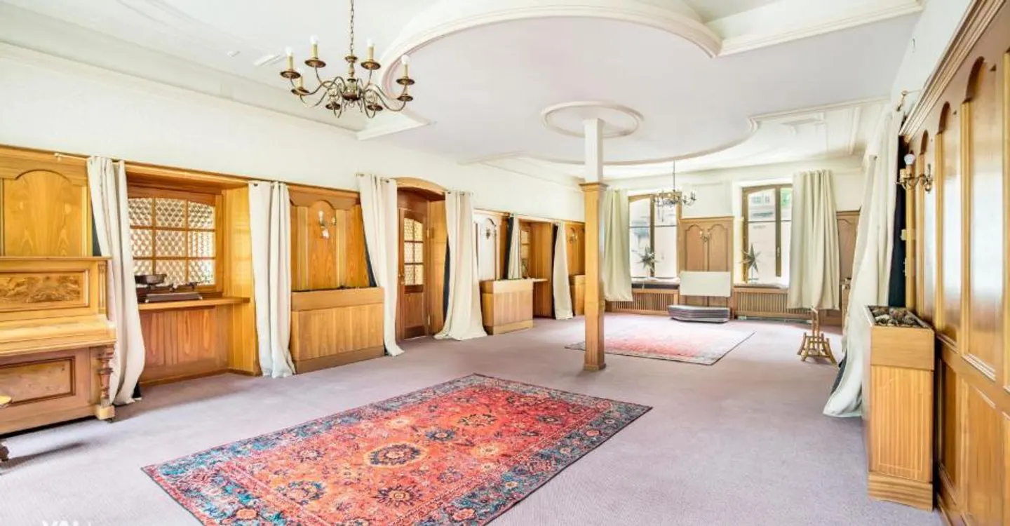 Former hotel with extraordinary potential in a dream location with stunning views in Lötschental - Photo 9 of 13