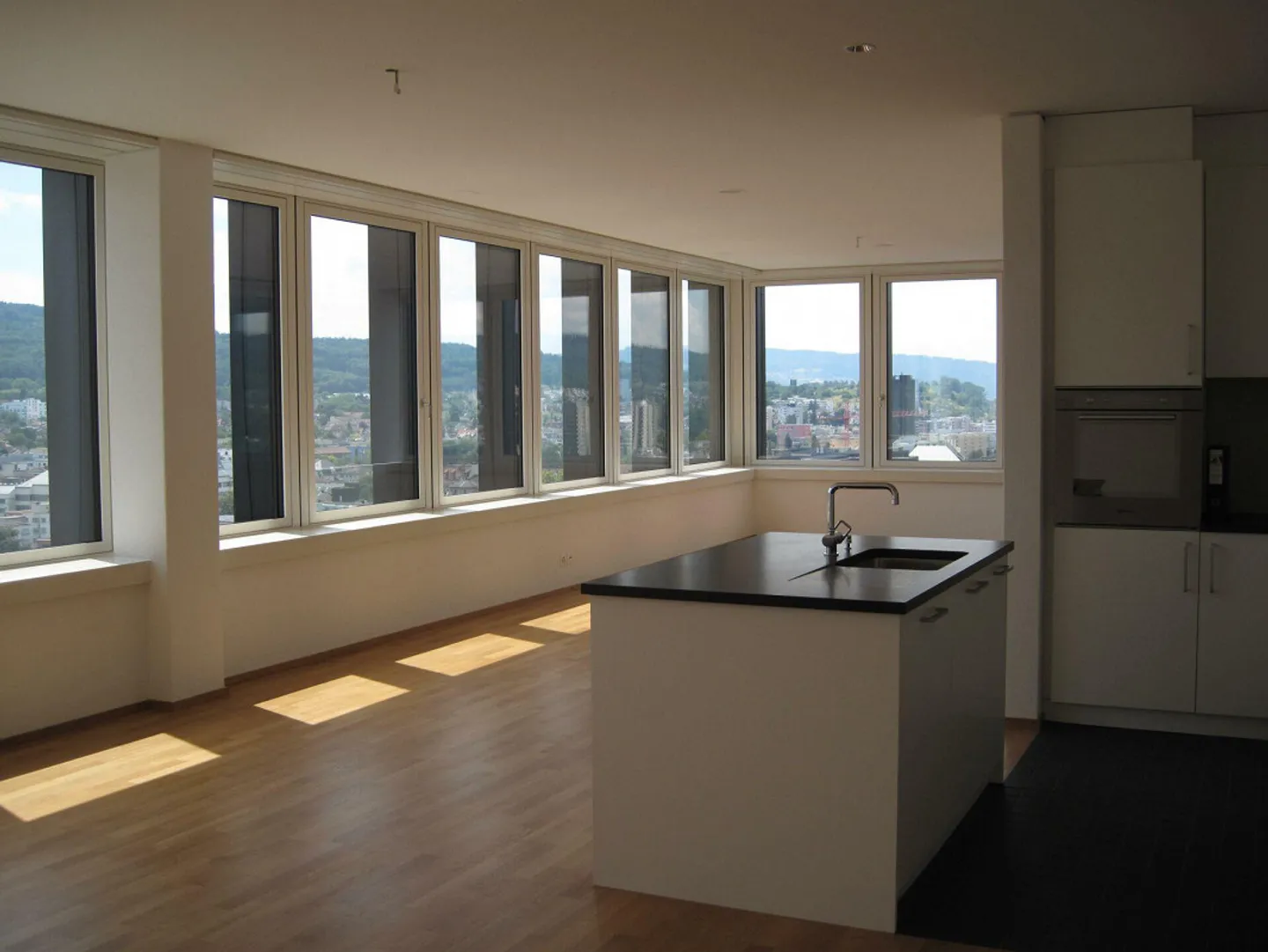 Vie moderne directement à la gare de Zurich-Altstetten - Photo 3 sur 7