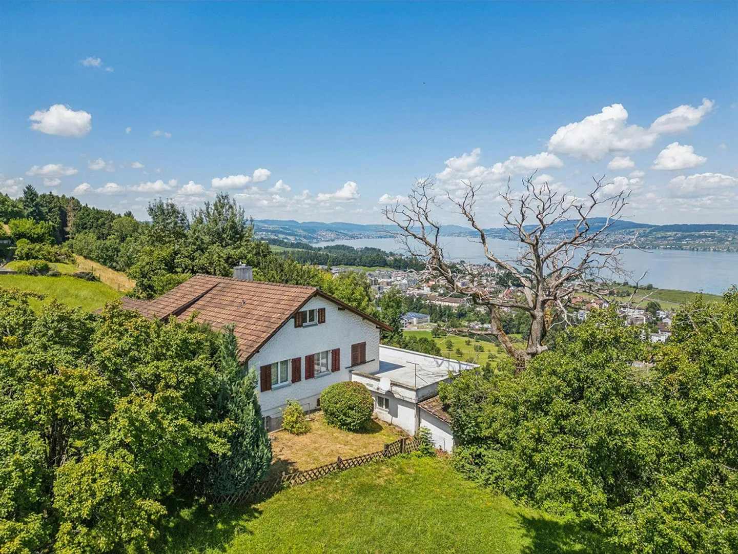 Casa unifamiliare indipendente con vista libera sul lago di Zurigo - Foto 2 di 13