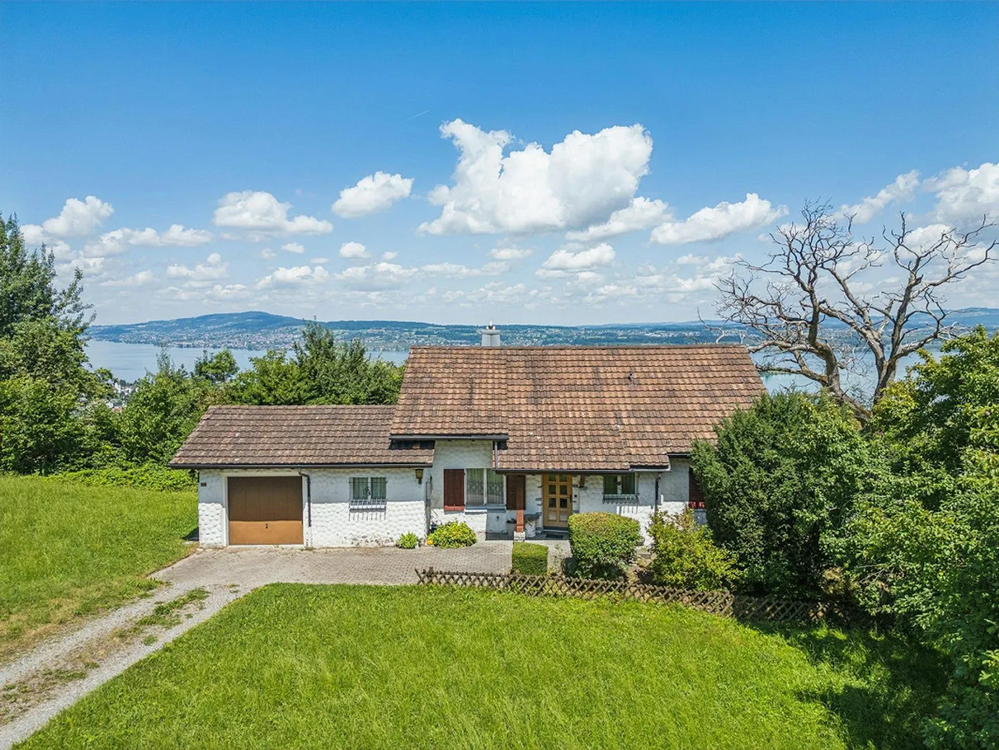 Casa unifamiliare indipendente con vista libera sul lago di Zurigo - Foto 3 di 13