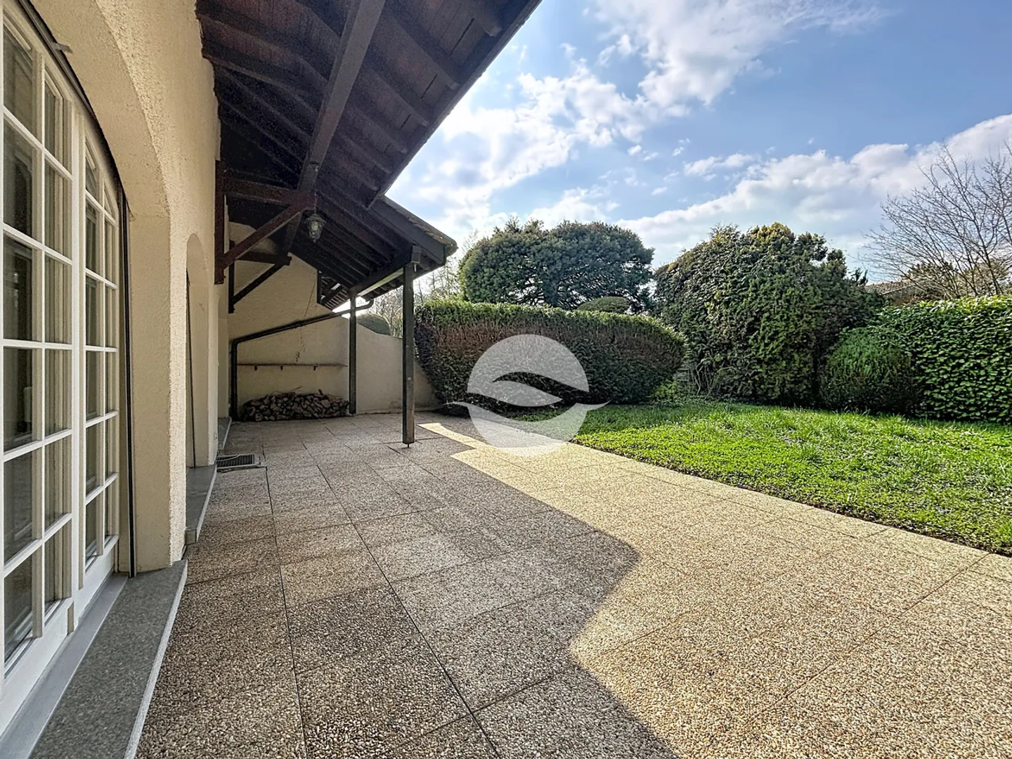 Villa de Luxe au Bord du Lac - Photo 1 sur 17