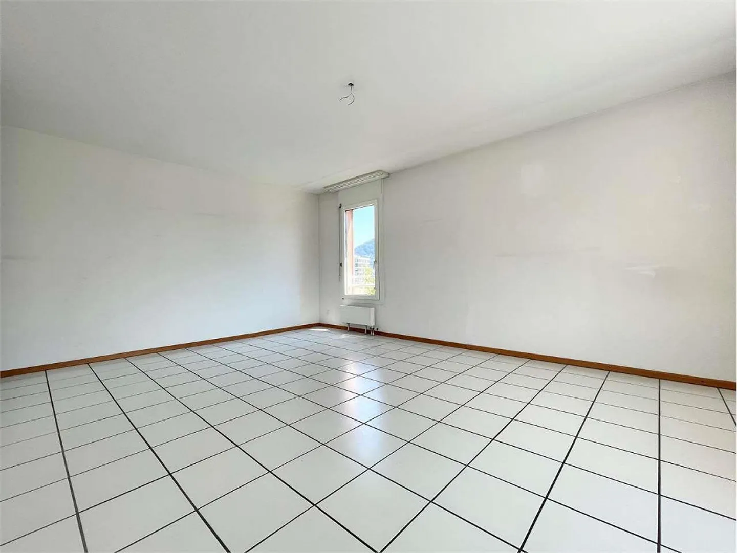 Luminoso 4.5 pièces dans une zone stratégique à Breganzona - Photo 2 sur 8