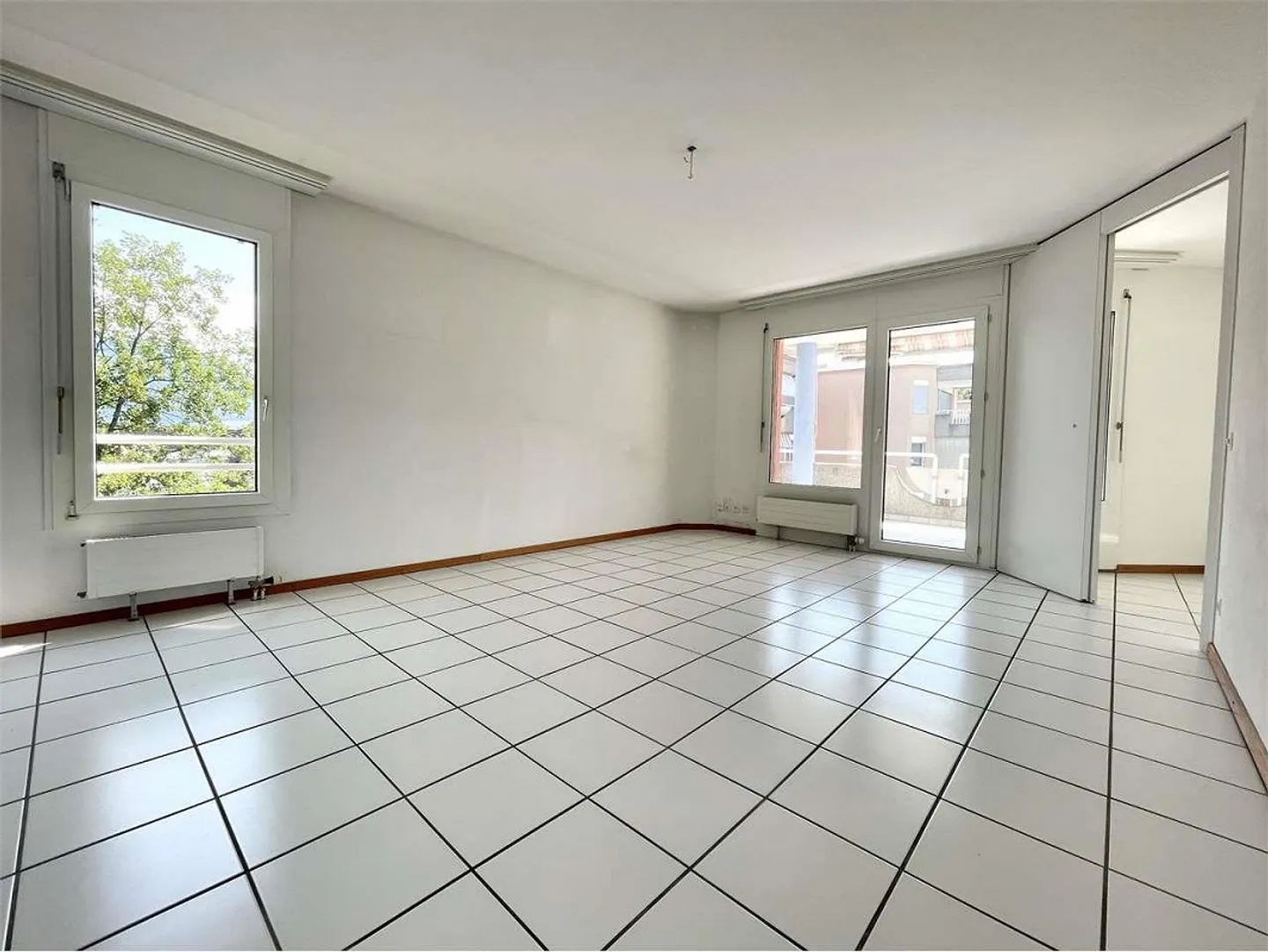 Luminoso 4.5 pièces dans une zone stratégique à Breganzona - Photo 3 sur 8