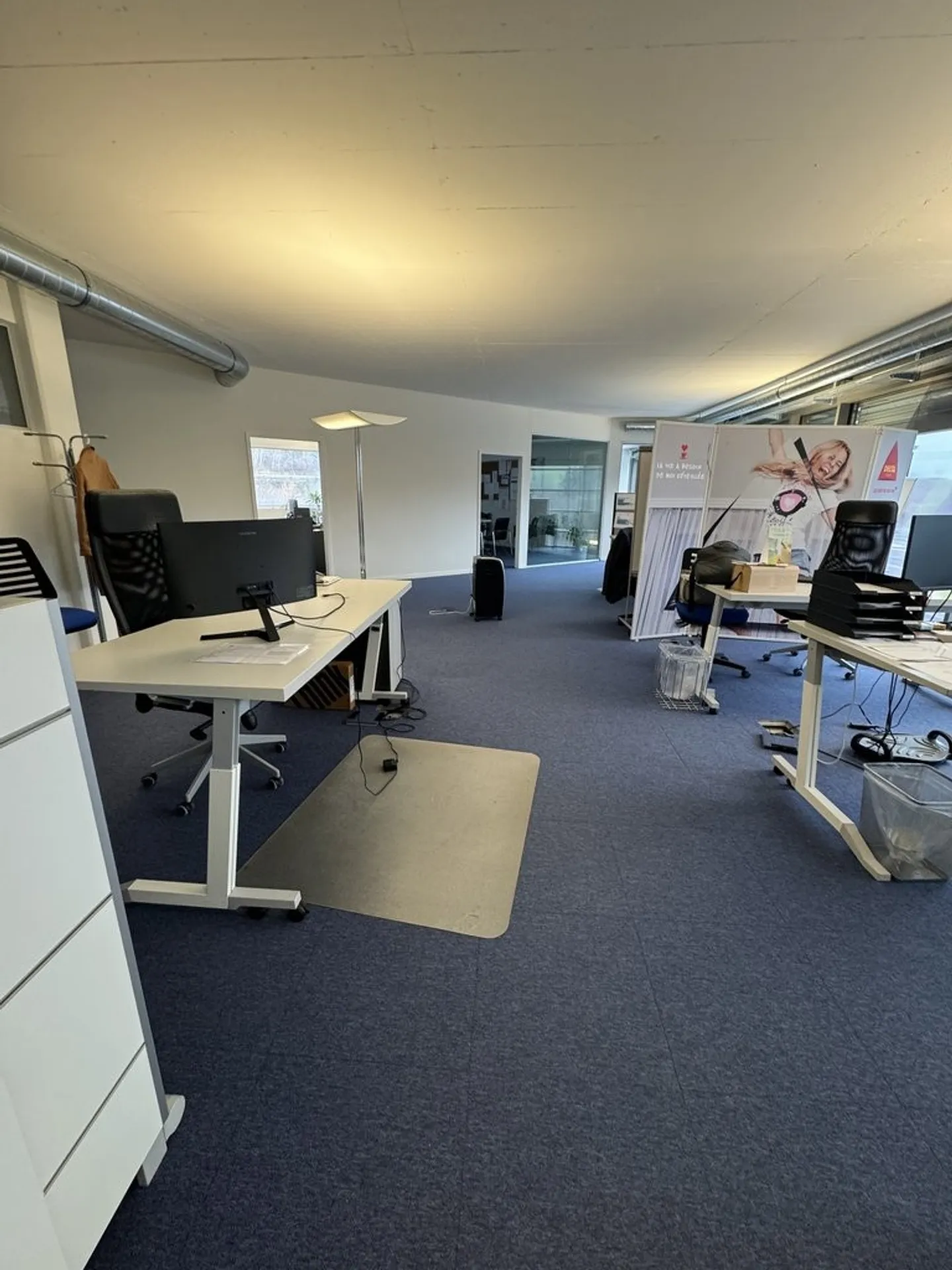 Bright area ideally located! - Photo 6 of 7