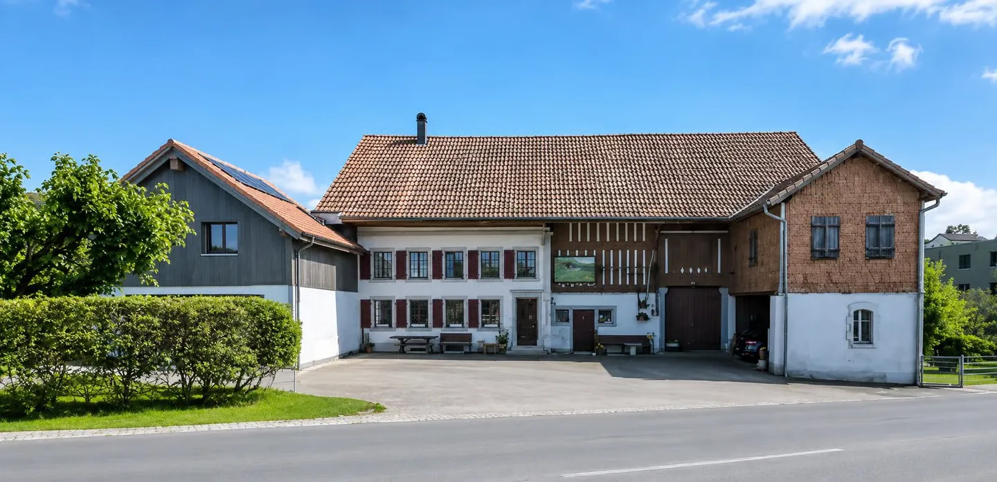 Ferme de caractère avec 3 appartements indépendants sur un terrain de 2'998 m² - Photo 4 sur 9