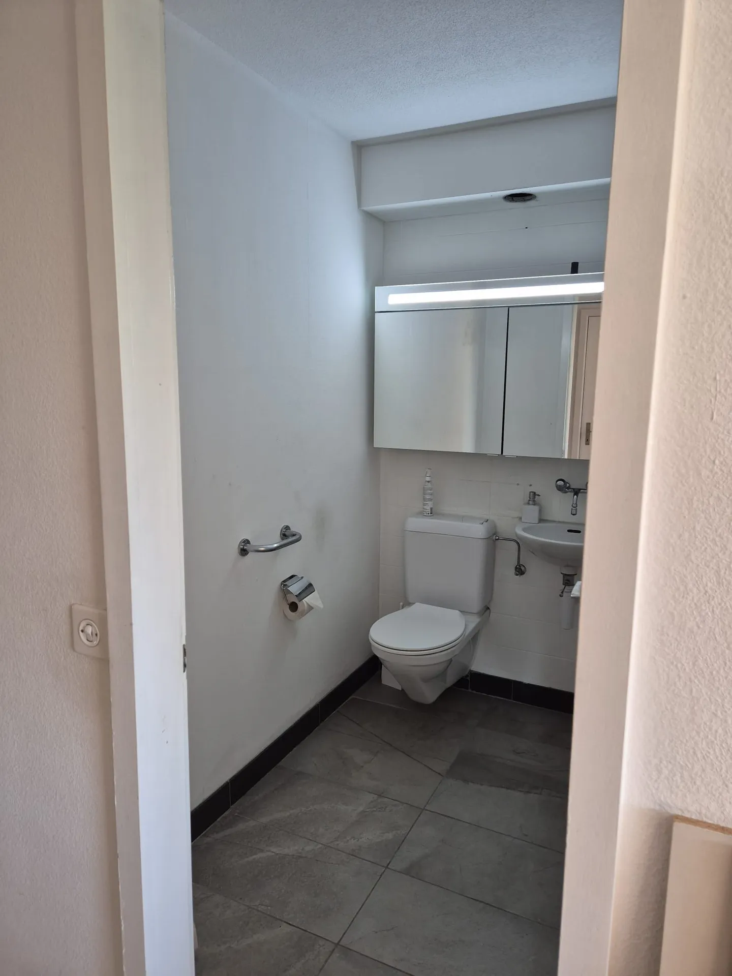 Camera condivisa luminosa in affitto in una posizione molto buona a Bümpliz - Foto 6 di 6