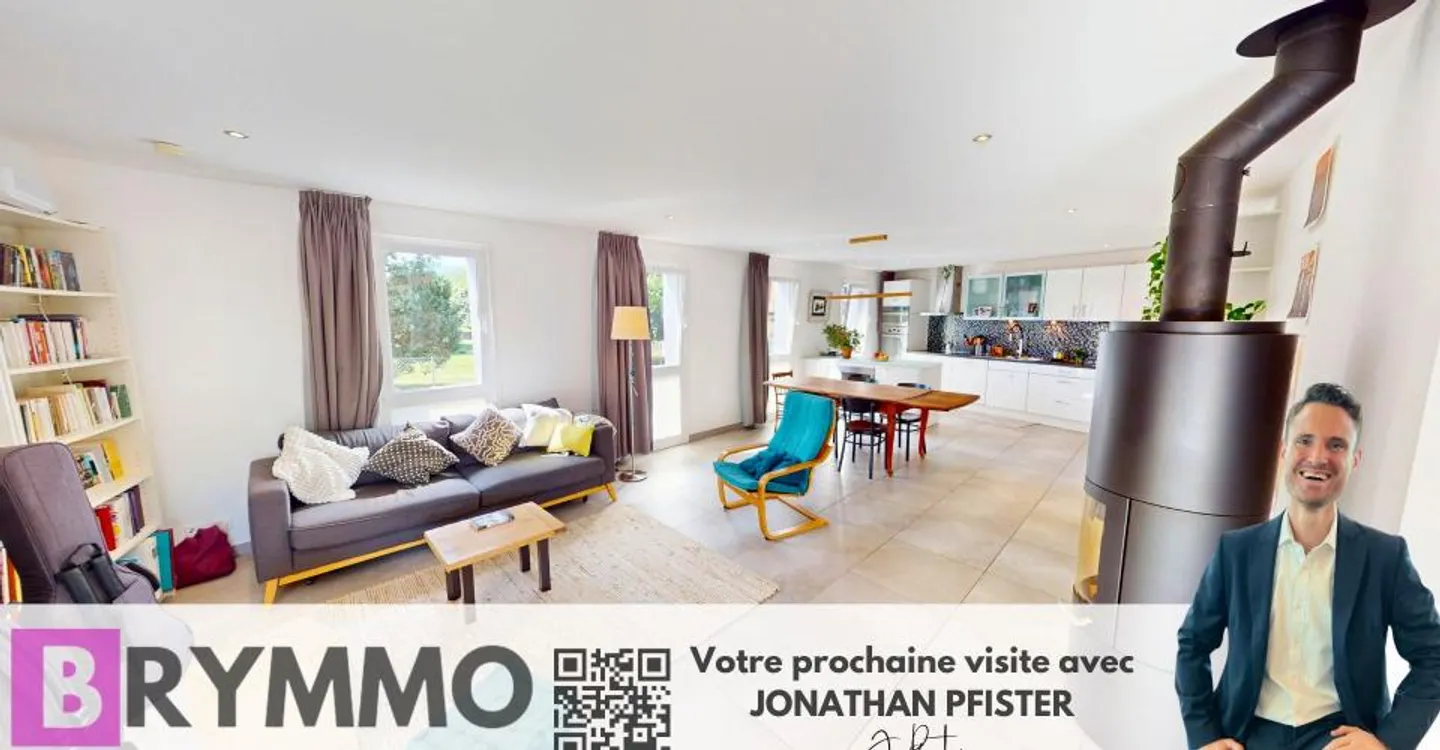 Esprit maison pour ce superbe triplex familial de 4 chambres à Yens - Photo 2 of 19