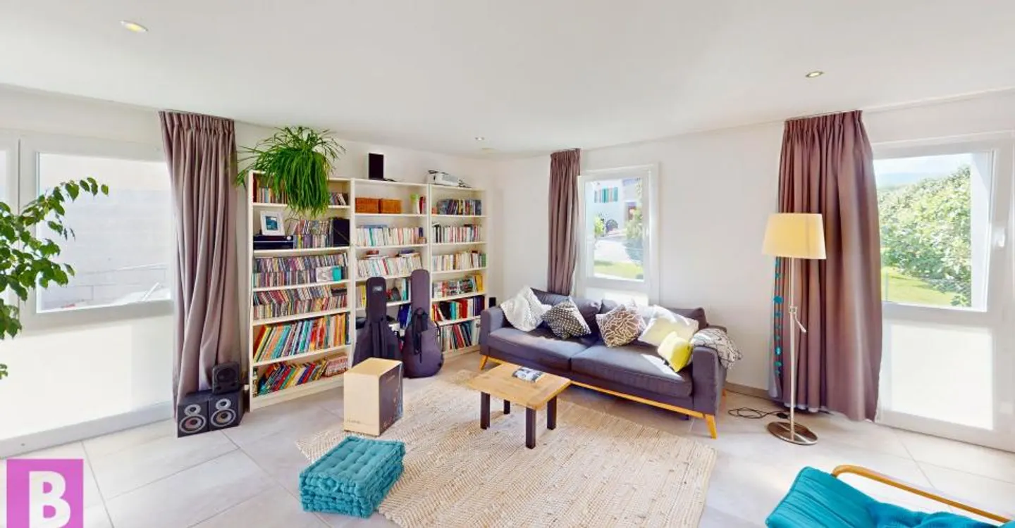 Esprit maison pour ce superbe triplex familial de 4 chambres à Yens - Photo 4 of 19