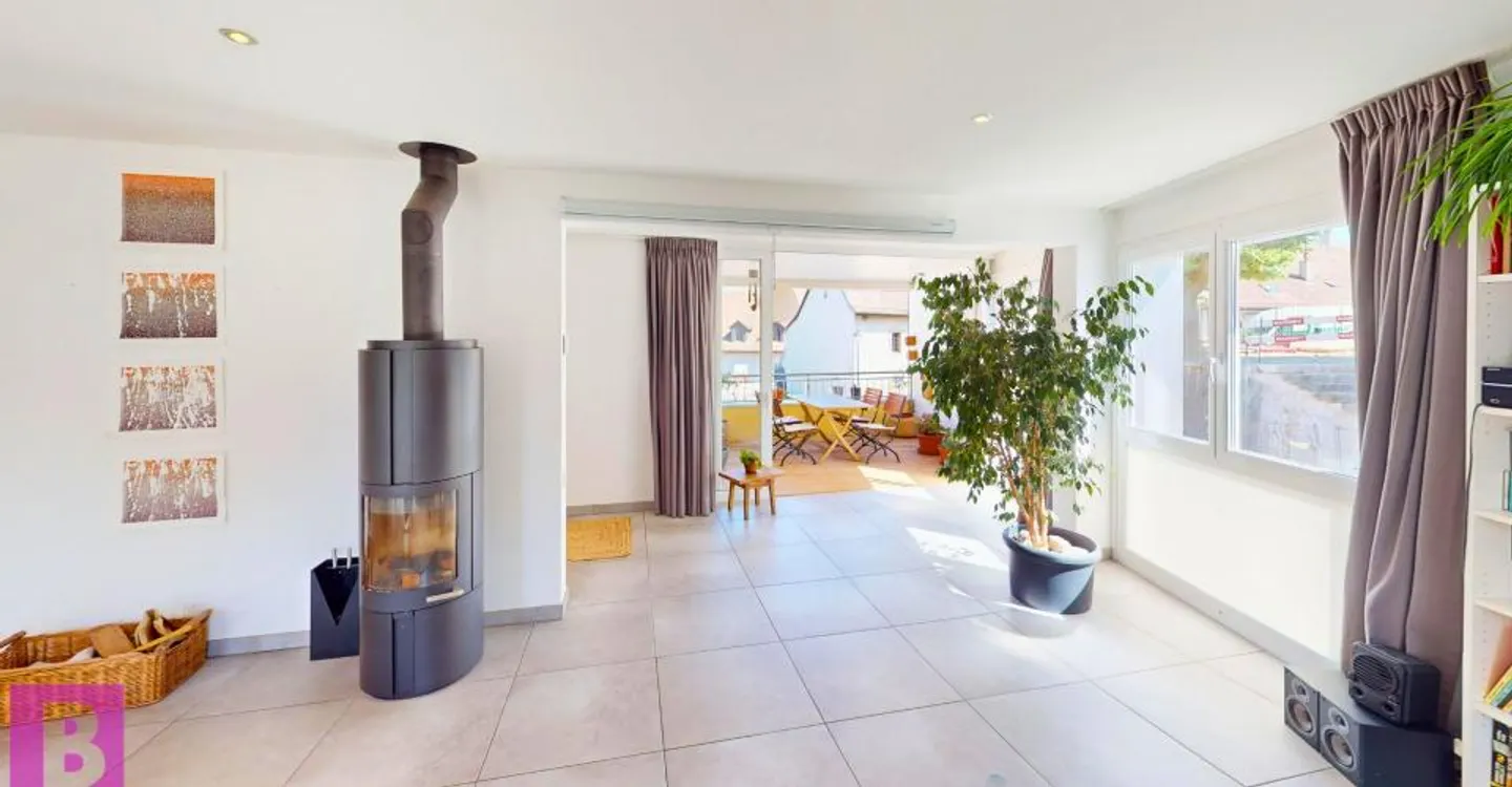 Esprit maison pour ce superbe triplex familial de 4 chambres à Yens - Photo 6 of 19