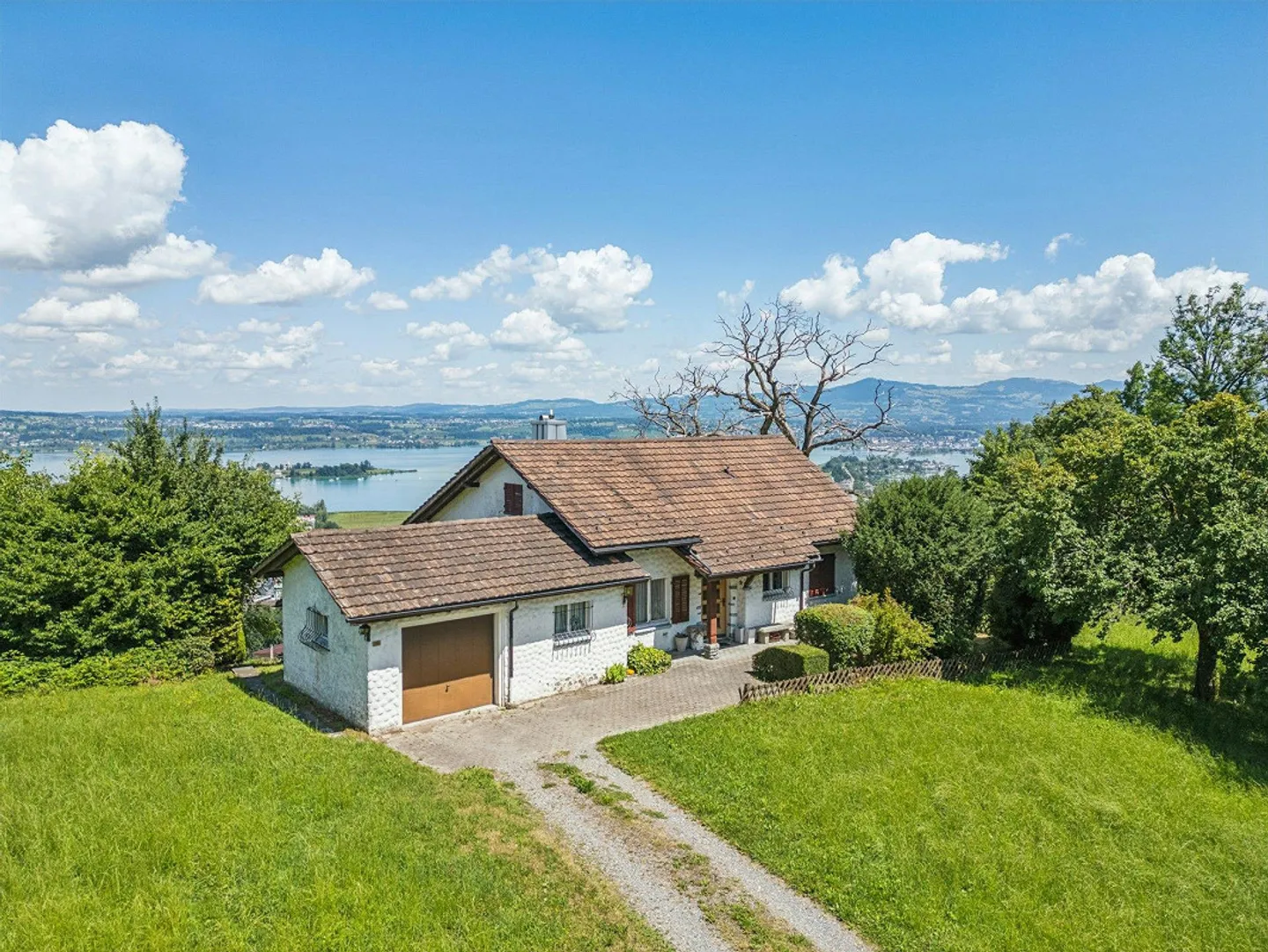 Casa unifamiliare indipendente con vista libera sul lago di Zurigo - Foto 4 di 13