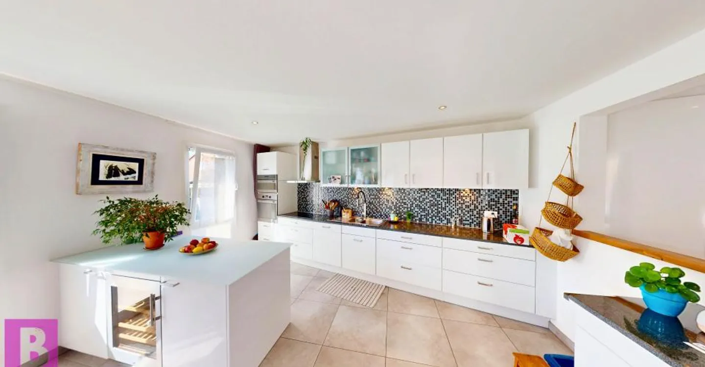 Esprit maison pour ce superbe triplex familial de 4 chambres à Yens - Photo 5 of 19