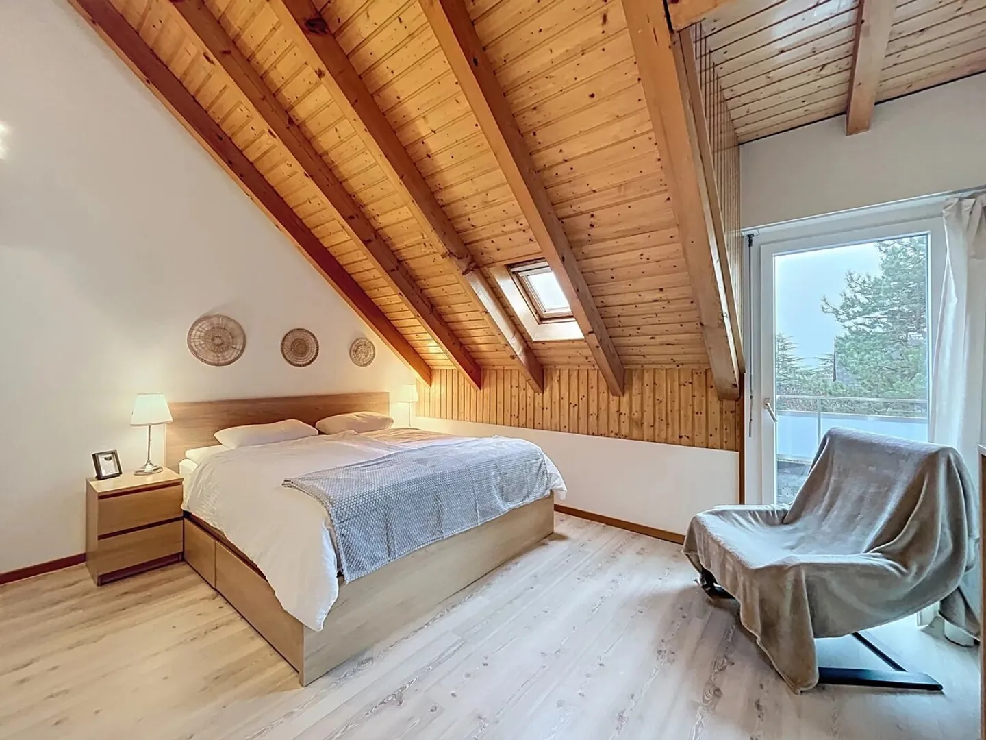 Incantevole appartamento di 4,5 locali con vista libera - Foto 11 di 13