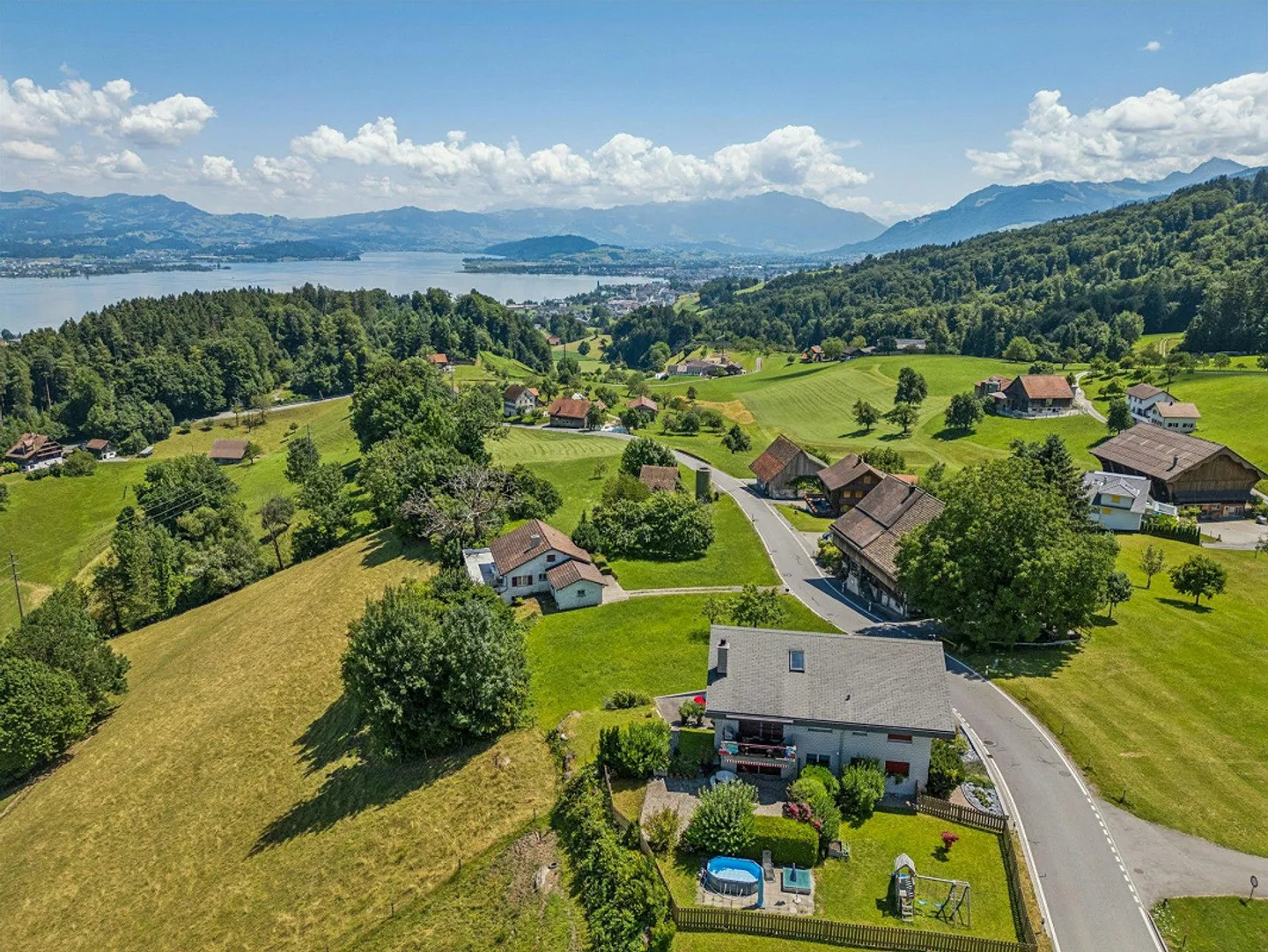 Casa unifamiliare indipendente con vista libera sul lago di Zurigo - Foto 5 di 13