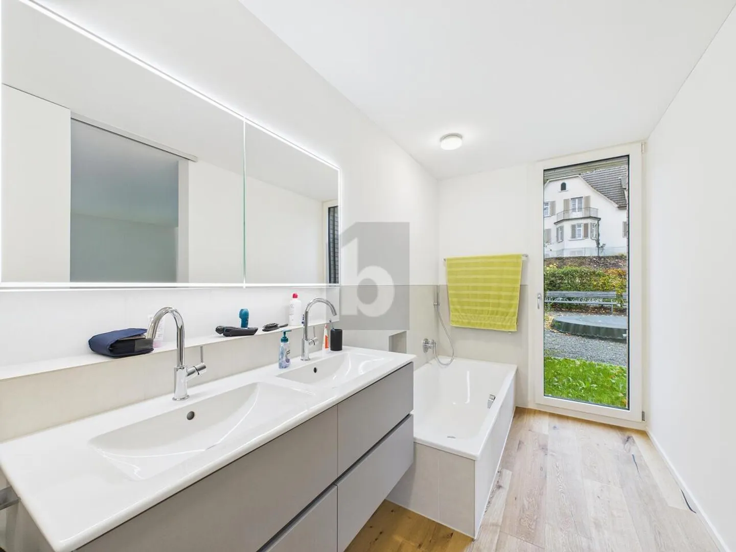 Quiet Location with Fantastic Views - Photo 5 of 6