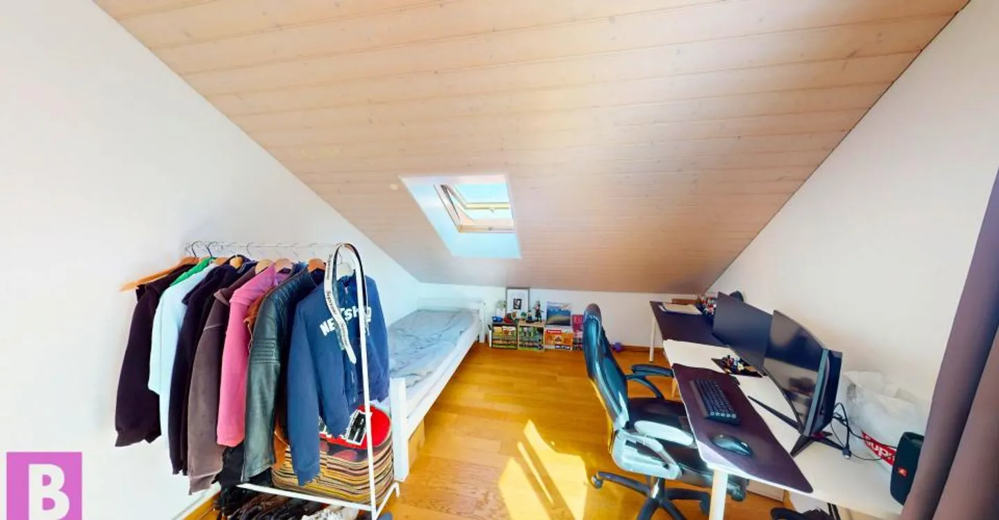 Esprit maison pour ce superbe triplex familial de 4 chambres à Yens - Photo 15 of 19