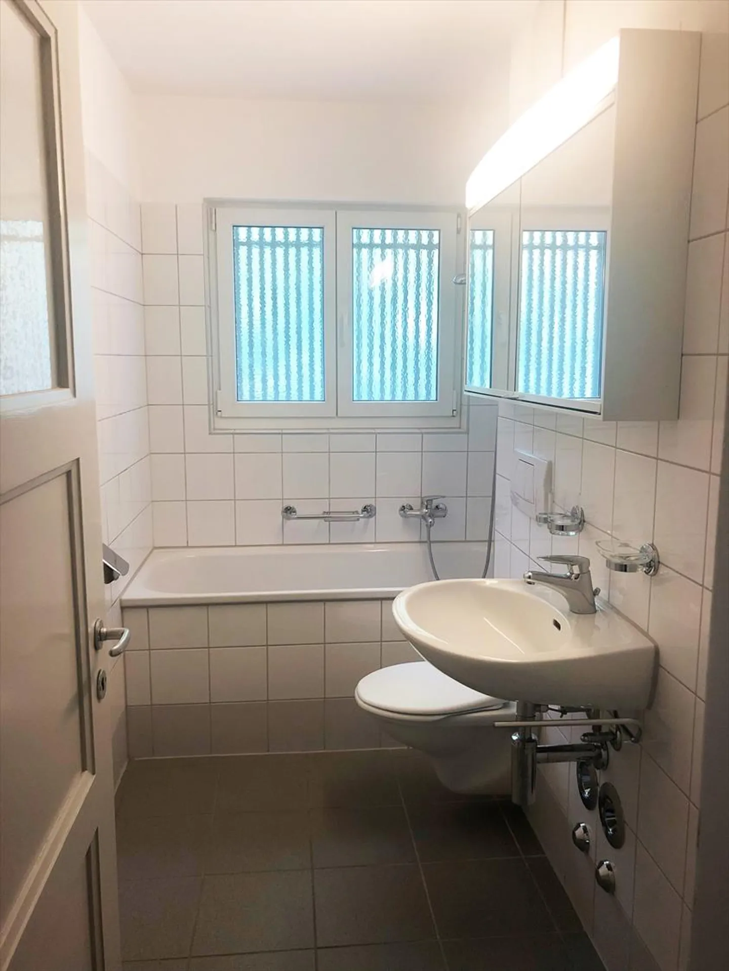 Apartment for rent - Photo 4 of 6