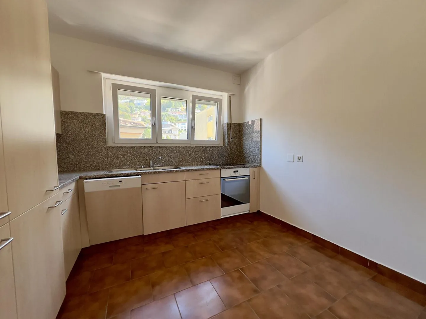 Ampio appartamento di 3,5 locali con posto auto a Viganello - Foto 1 di 10