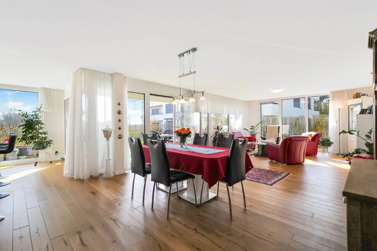 Modern, bright terrace apartment with large garden - Photo 2 of 13