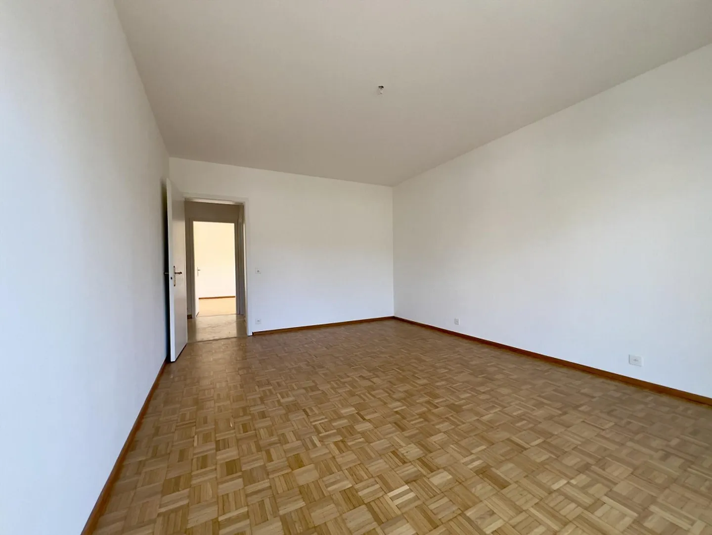 Ampio appartamento di 3,5 locali con posto auto a Viganello - Foto 7 di 10