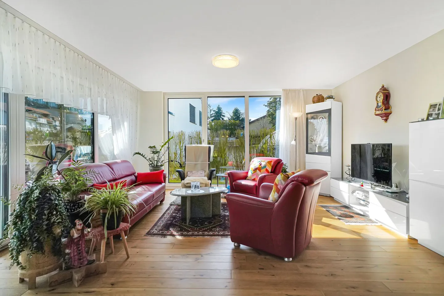 Modern, bright terrace apartment with large garden - Photo 3 of 13