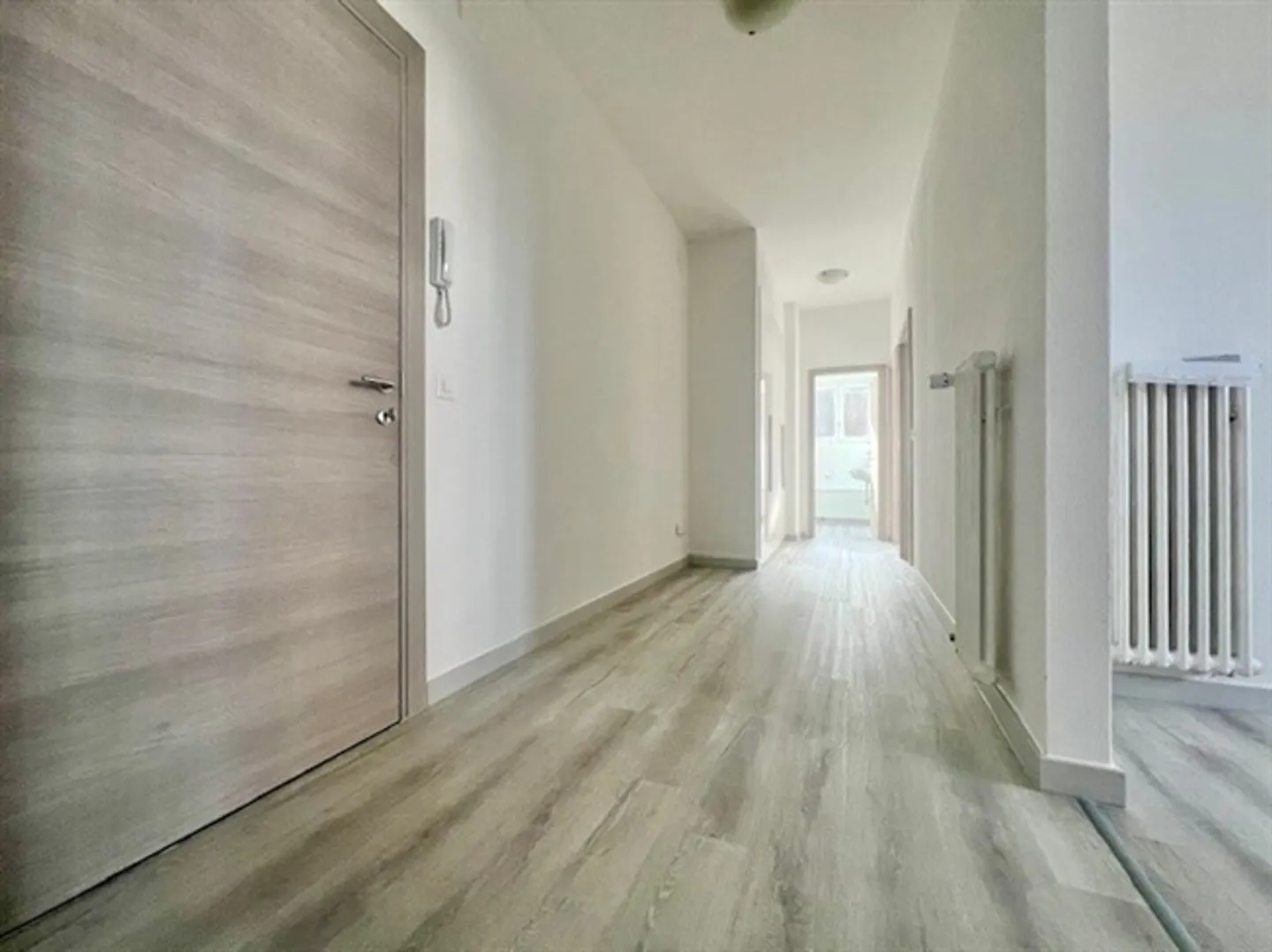 FINO A 3 MESI GRATUITI – Appartamento ristrutturato di 3,5 locali a Chiasso - Foto 3 di 9