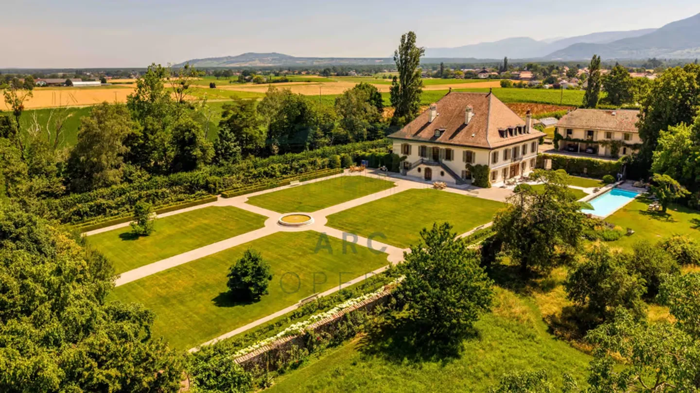 Aussergewöhnliches Château in Genf - Foto 1 von 13