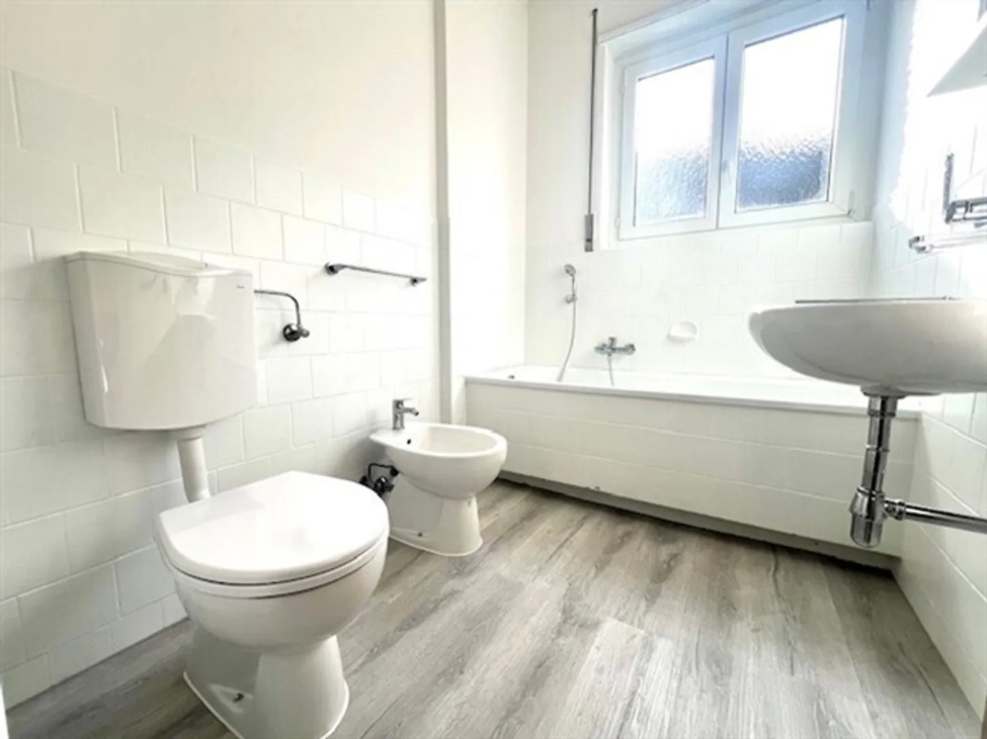 FINO A 3 MESI GRATUITI – Appartamento ristrutturato di 3,5 locali a Chiasso - Foto 5 di 9