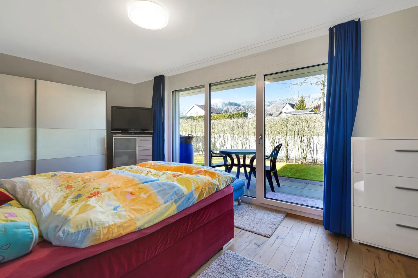 Modern, bright terrace apartment with large garden - Photo 9 of 13