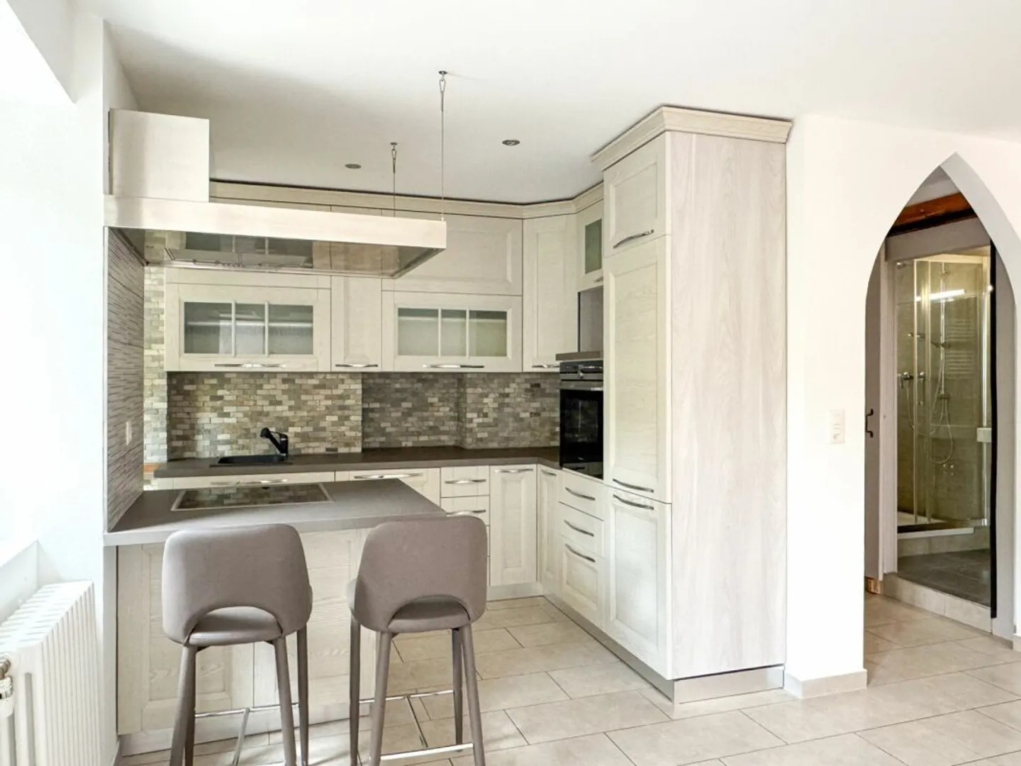 Magnifico appartamento di 5,5 locali completamente ristrutturato. - Foto 2 di 16