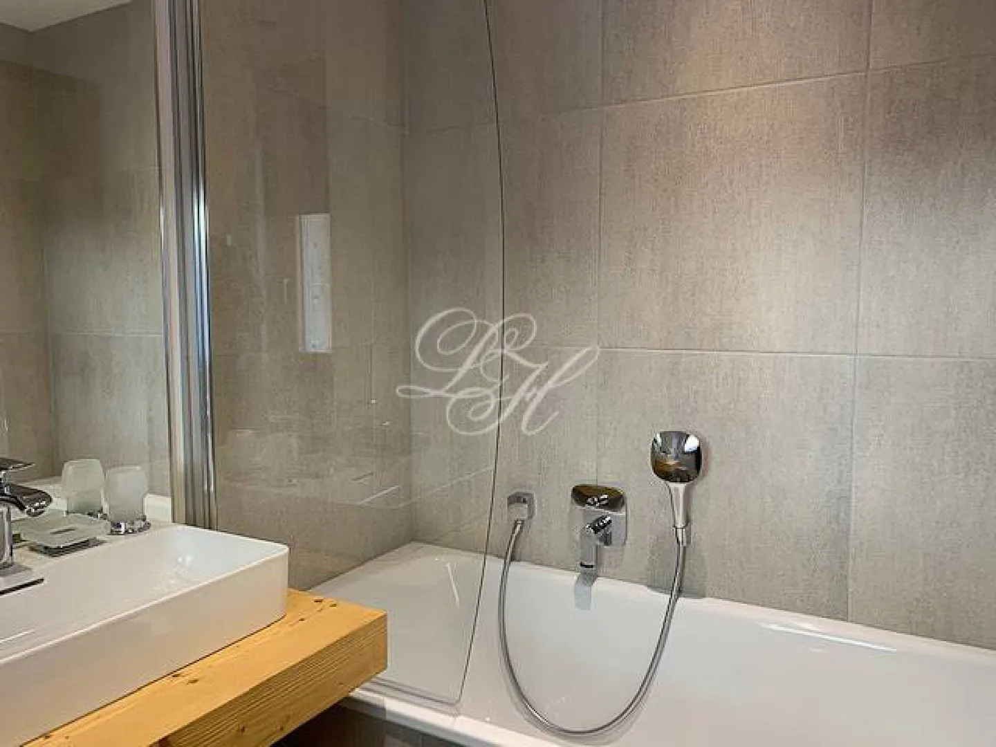 4.5 Room Apartment in Crans-Montana - Photo 12 of 18