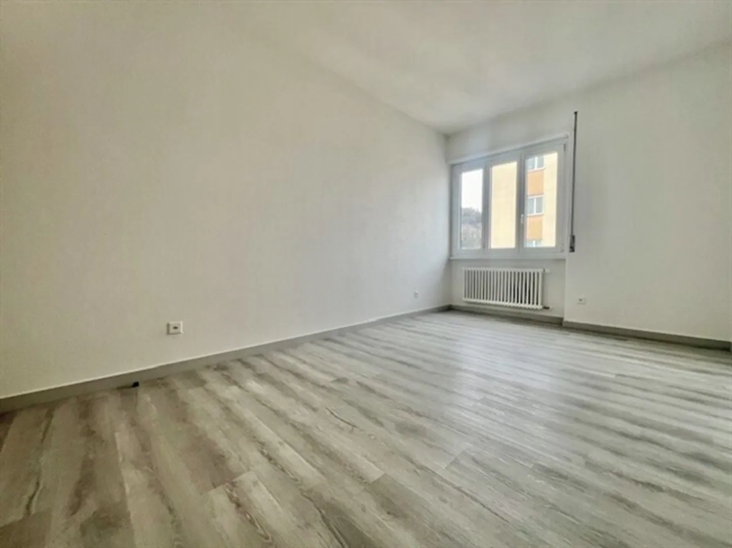 FINO A 3 MESI GRATUITI – Appartamento ristrutturato di 3,5 locali a Chiasso - Foto 7 di 9