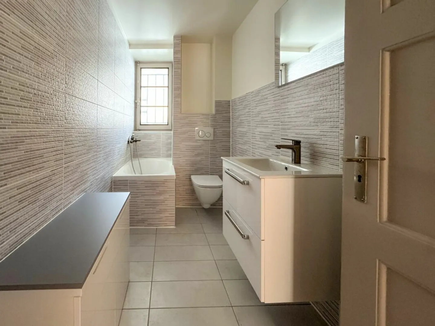 Magnifico appartamento di 5,5 locali completamente ristrutturato. - Foto 13 di 16