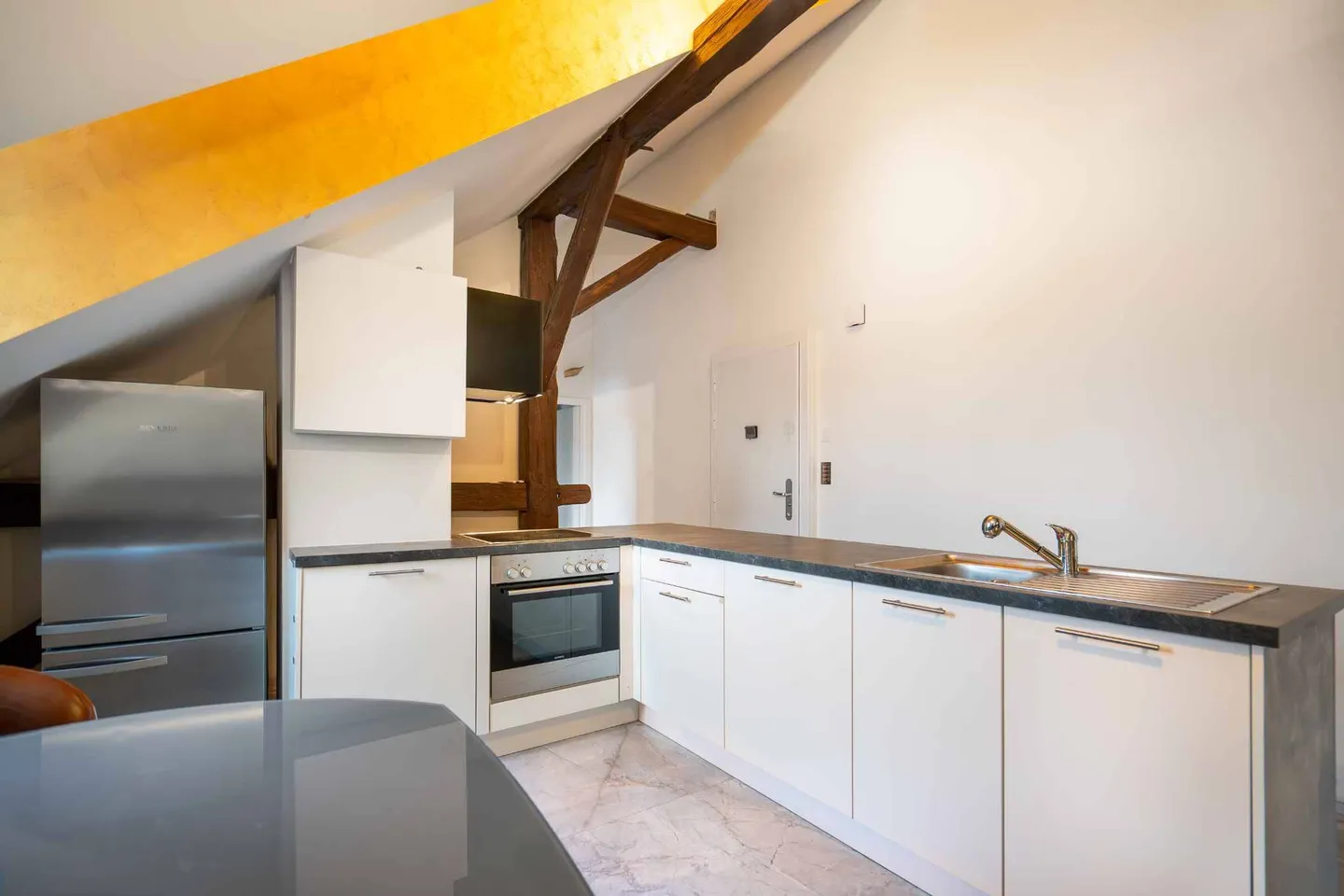 Charmante 2,5-Zimmer-Wohnung, möbliert, 10 Min. von der EHL entfernt - Foto 3 von 6