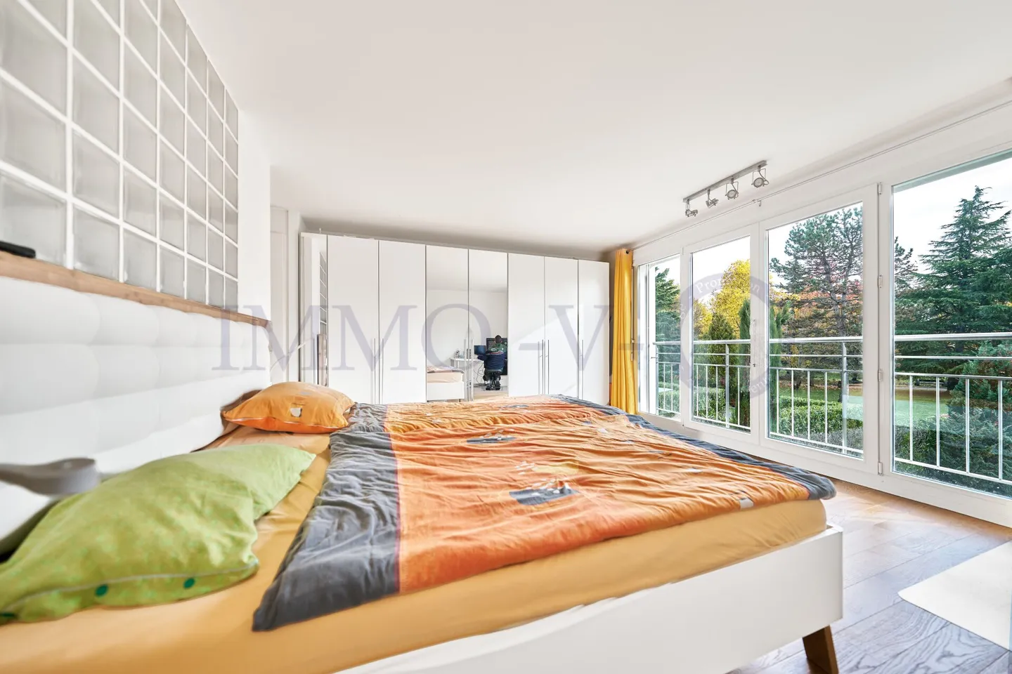 GERÄUMIGES HOCHWERTIGES DUPLEX MIT GÄRTEN UND BALKON - Foto 7 von 13