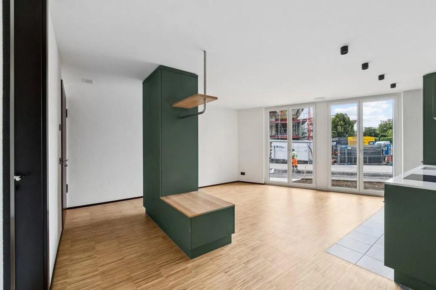 Appartamento nuovo attraente e affascinante con patio nella migliore posizione - Foto 2 di 6