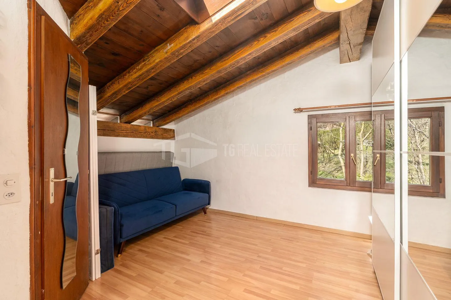 EINE OASE DER PRIVATSPHÄRE: VILLA MIT TEICH UND DEPENDANCE - Foto 13 von 20