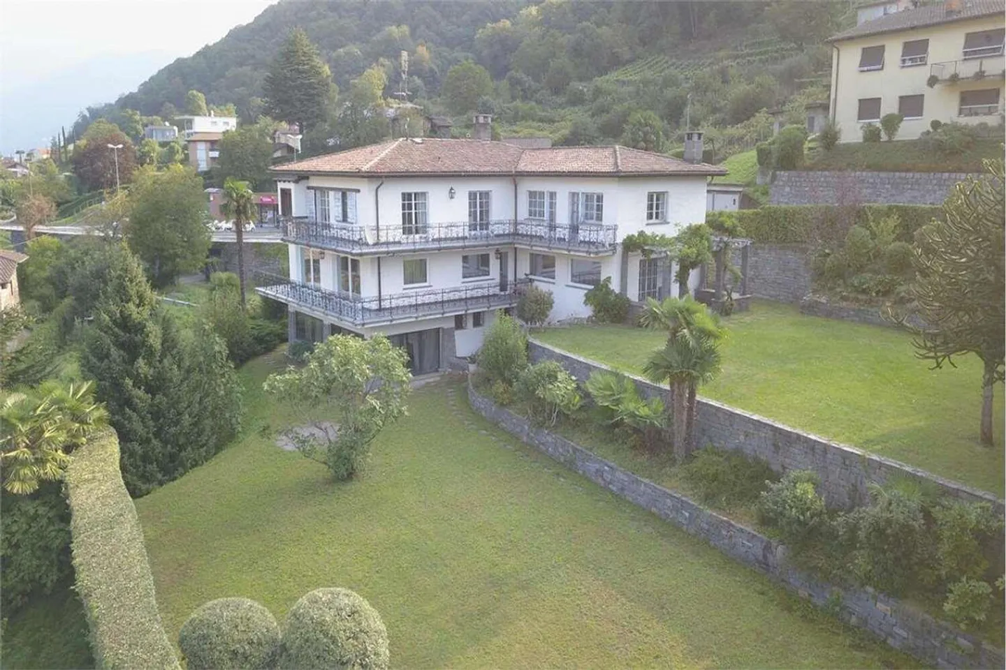 Panoramic Villa on Lake Ceresio with Large Garden - Photo 2 of 13