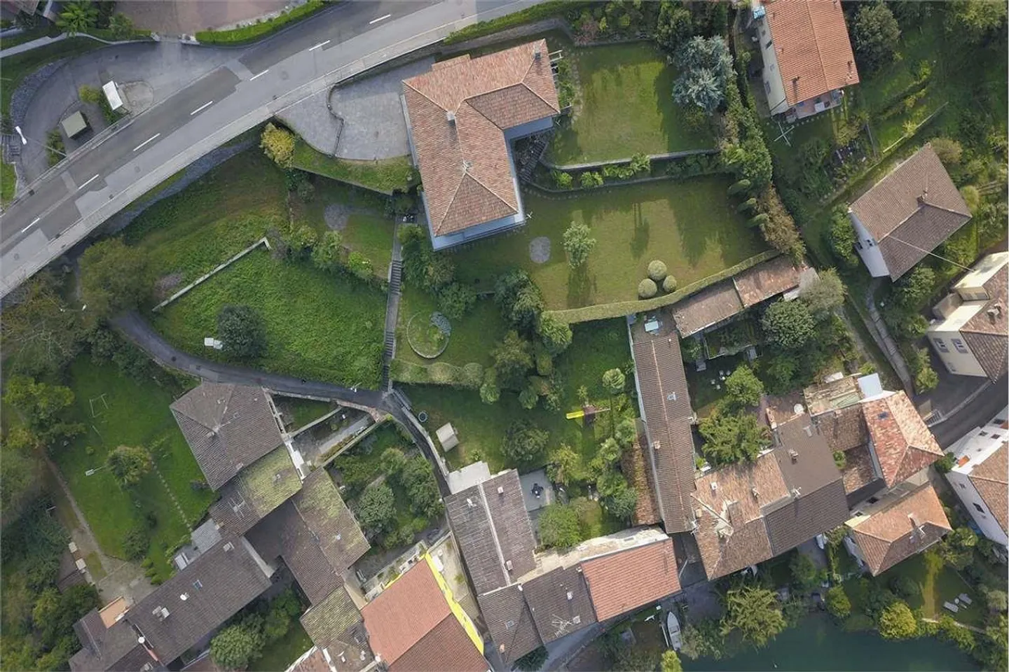 Panoramic Villa on Lake Ceresio with Large Garden - Photo 4 of 13