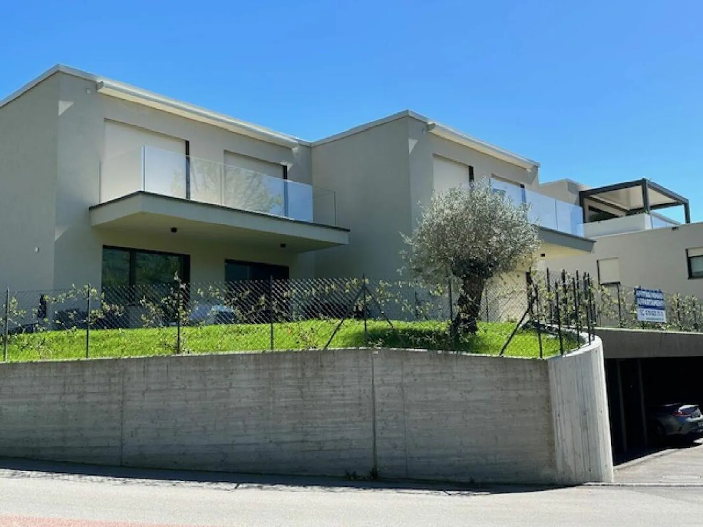 Appartamento moderno in zona tranquilla - Foto 2 di 12