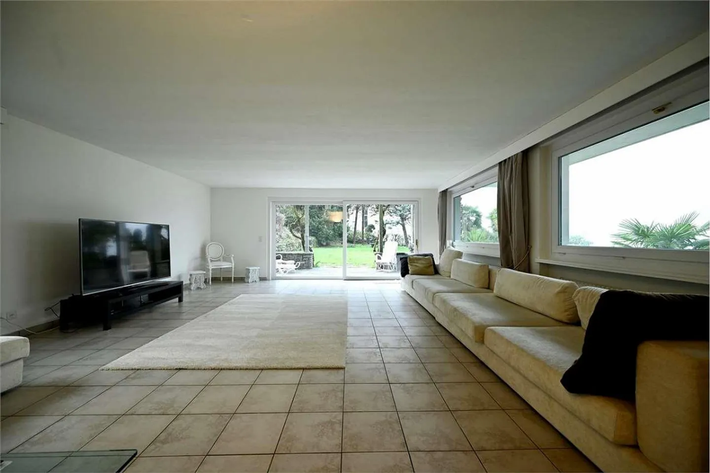 Panoramic Villa on Lake Ceresio with Large Garden - Photo 7 of 13