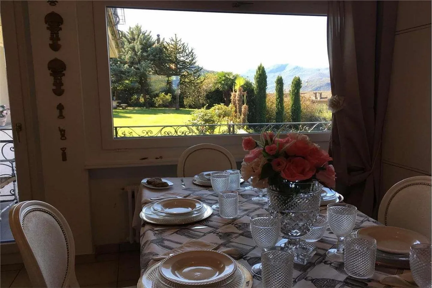 Panoramic Villa on Lake Ceresio with Large Garden - Photo 10 of 13