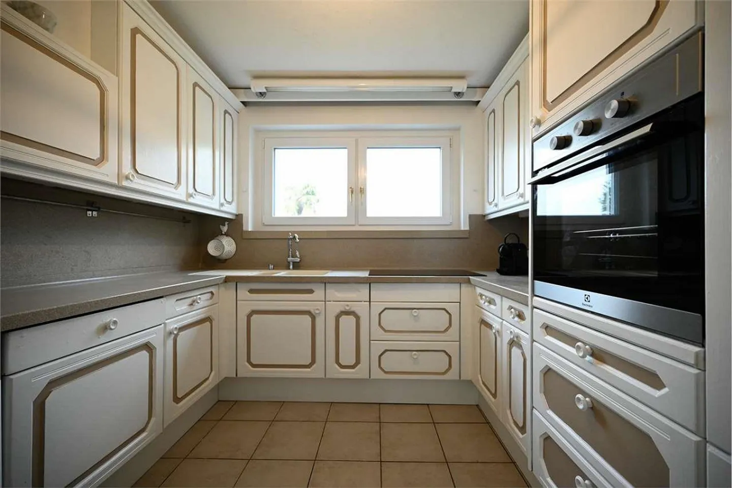 Panoramic Villa on Lake Ceresio with Large Garden - Photo 11 of 13