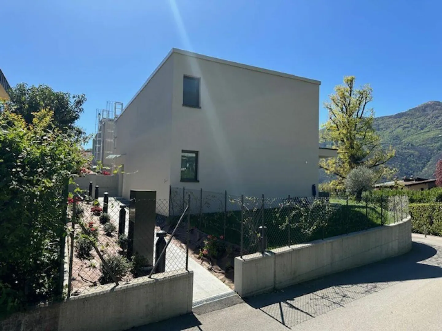 Appartamento moderno in zona tranquilla - Foto 4 di 12