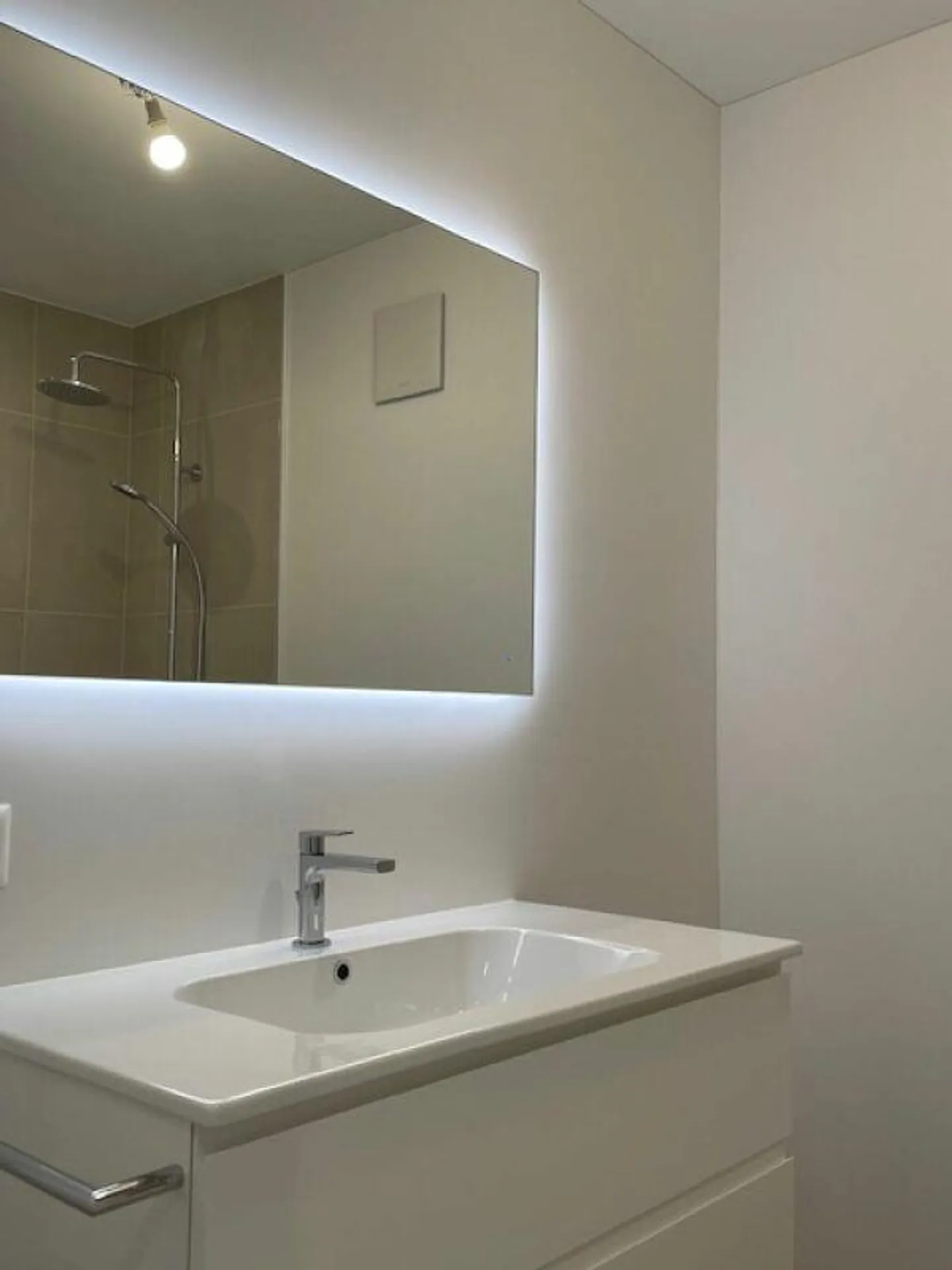 Appartamento moderno in zona tranquilla - Foto 9 di 12