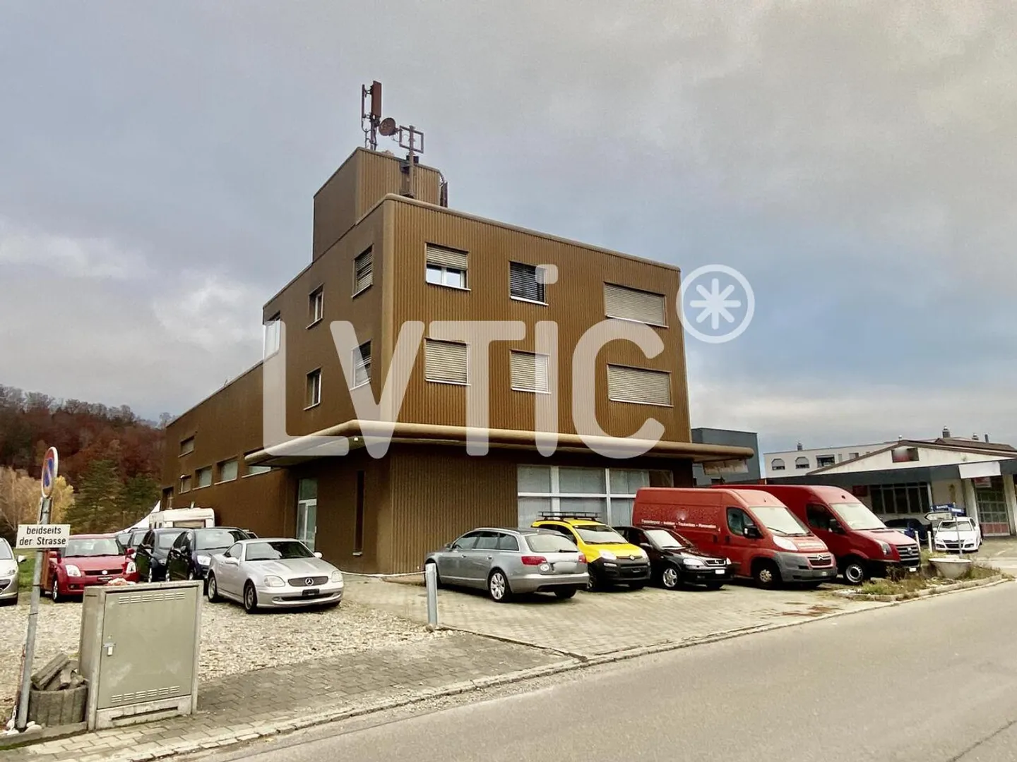 Gemischtes Industrie- und Wohngebäude mit 1650 m2 zum Verkauf Bösingen - Foto 5 von 9
