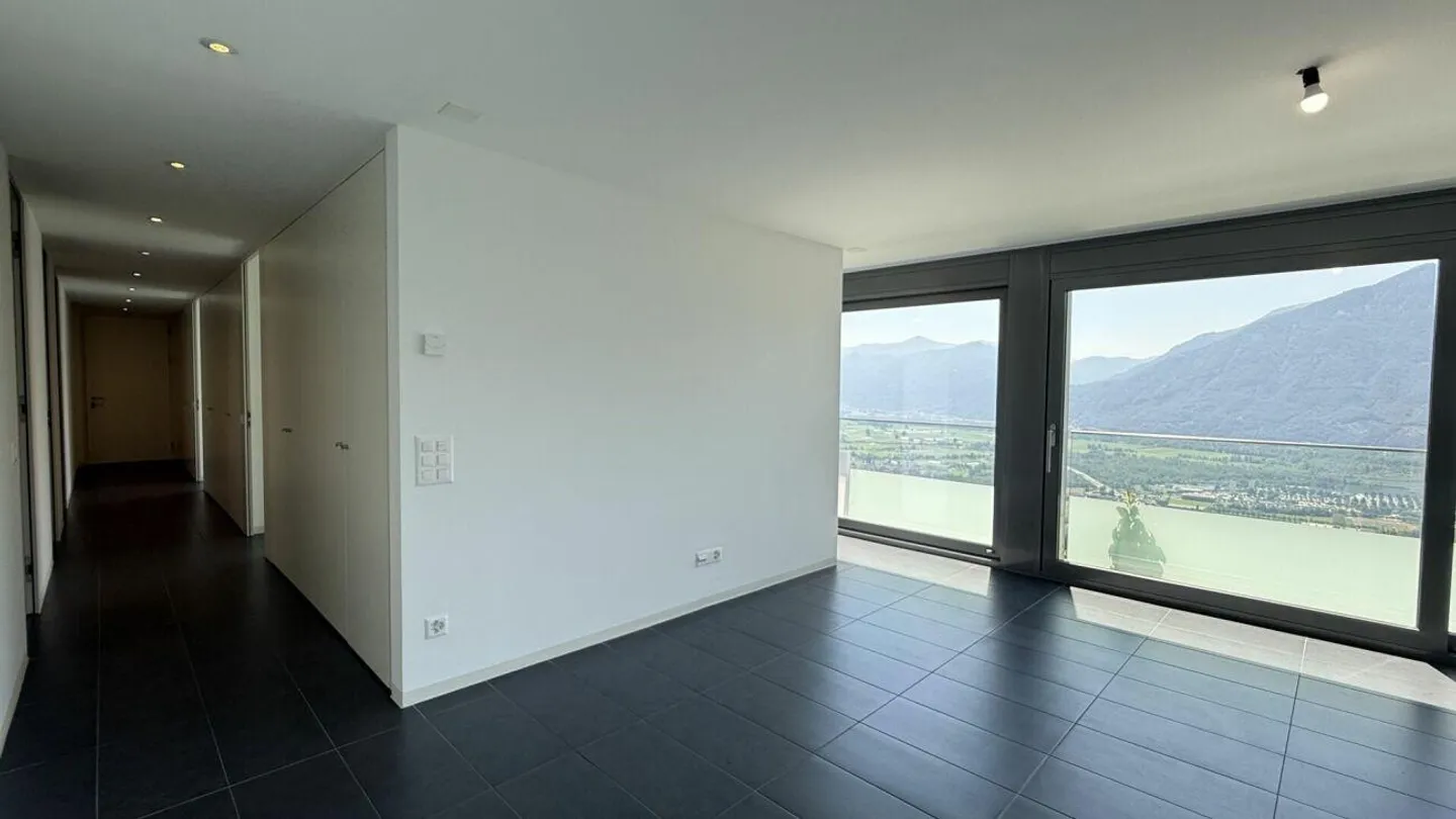 Splendid 4.5-room apartment + studio in Contra - Photo 9 of 20