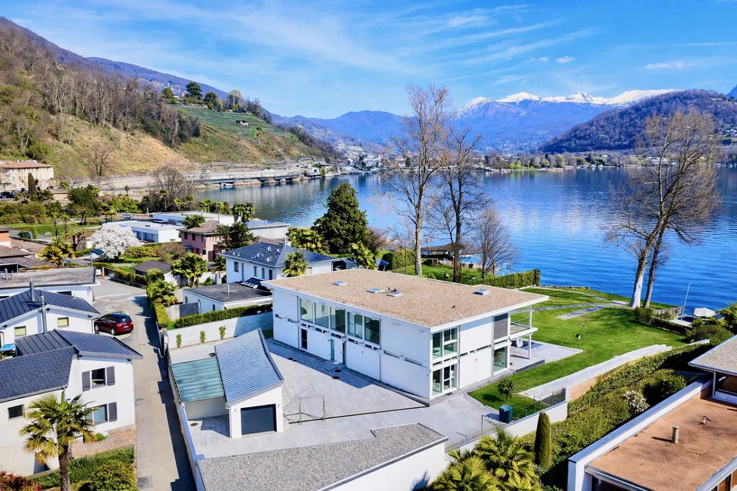 Moderne Villa am Lago di Lugano - Foto 2 von 30