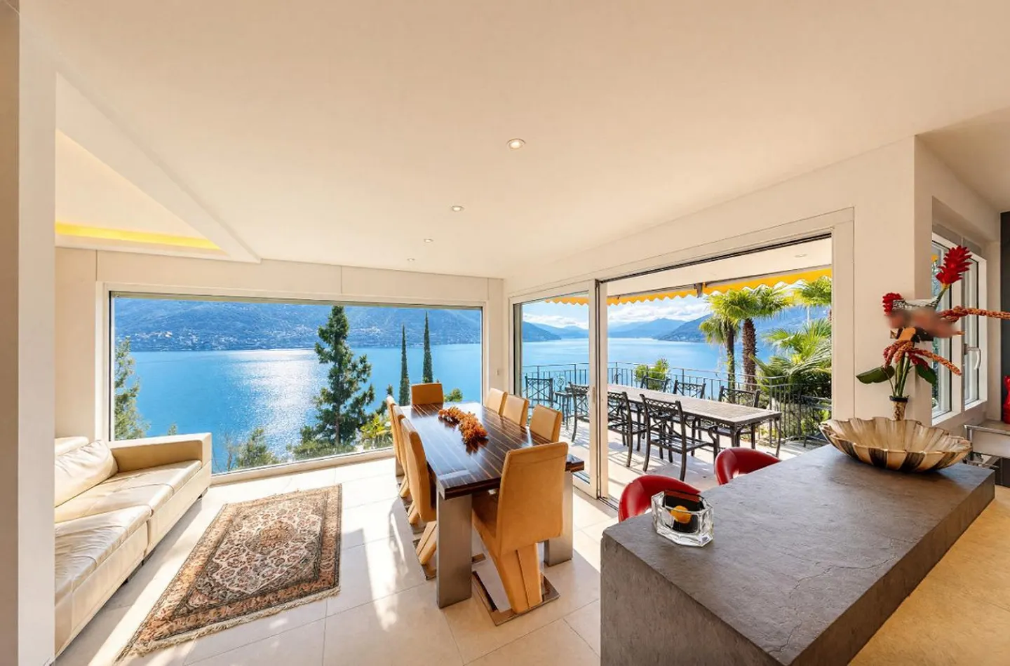 Villa mit 180°-Seeblick - Foto 3 von 11
